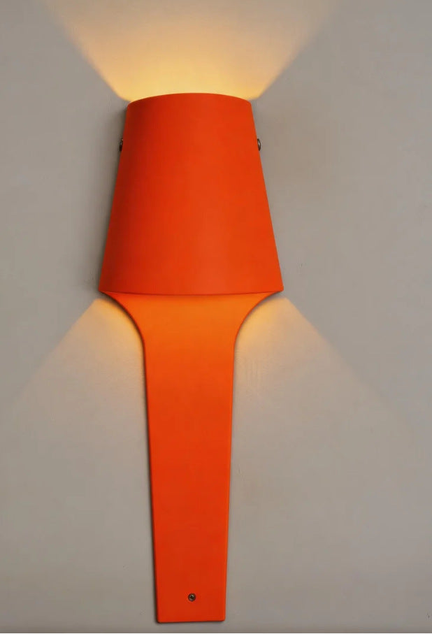 Konische Wandleuchte – CALA
